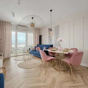 apt-elegant-with-balcony-krakowska-wrocaw-by-renters-prestige.hotelswroclaw.com/